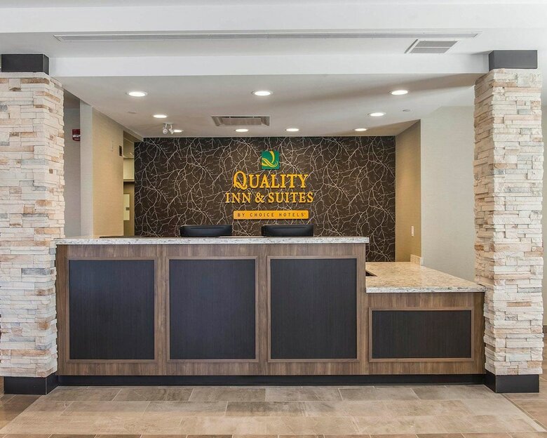 Hotel Quality Inn & Suites