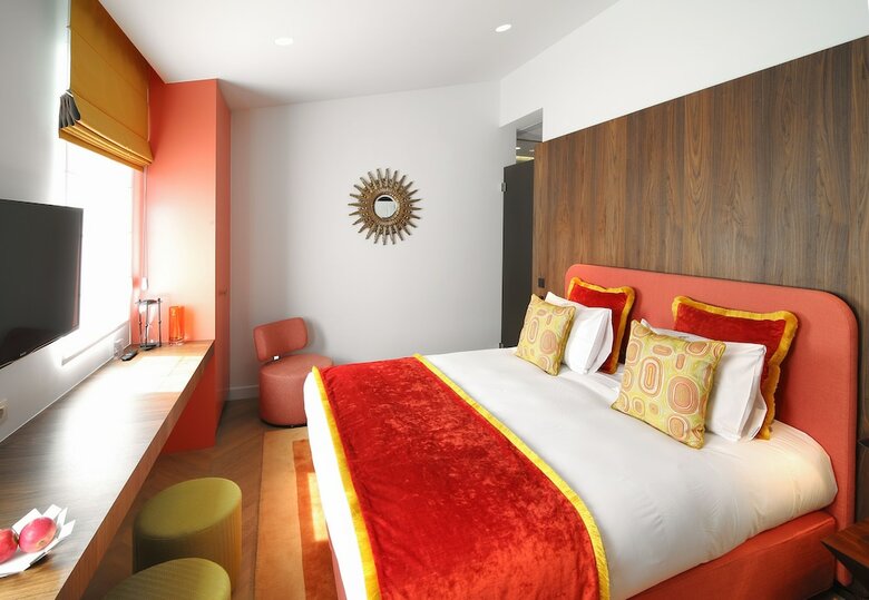 Apartamentos Raphael Suites
