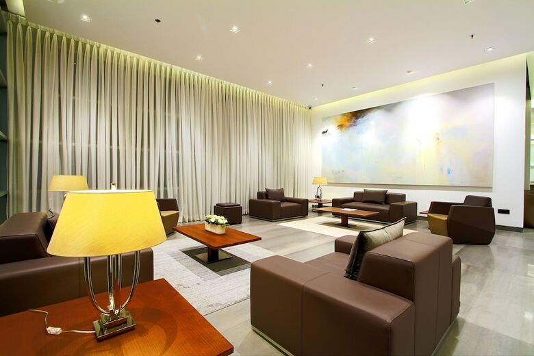 Hotel Space Apartments