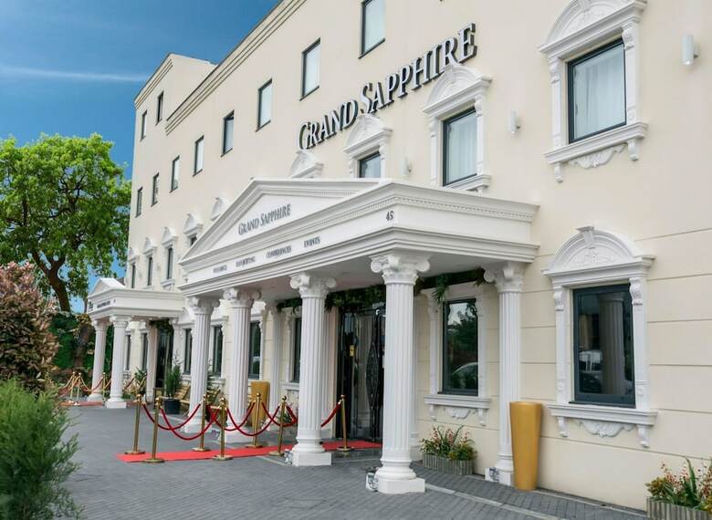 Grand Sapphire Hotel