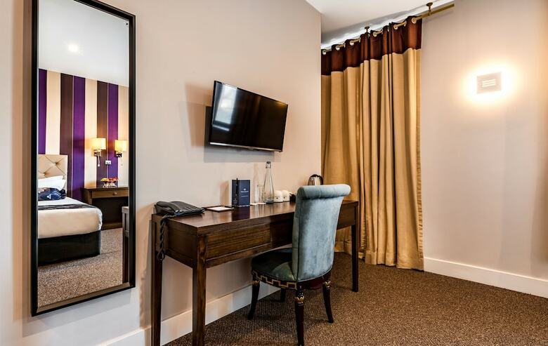 Grand Sapphire Hotel