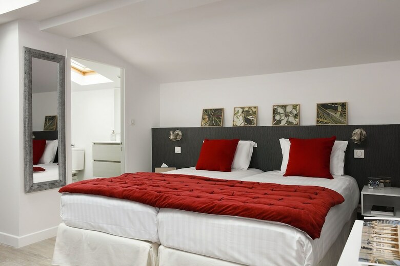 Les S�raphines Bed N Business