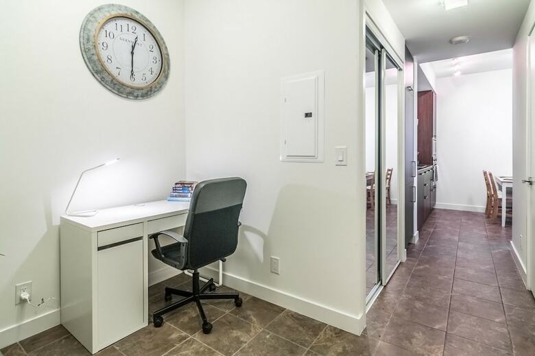 Aoc Suites - Two Bedroom Condo - City/cn Tower View