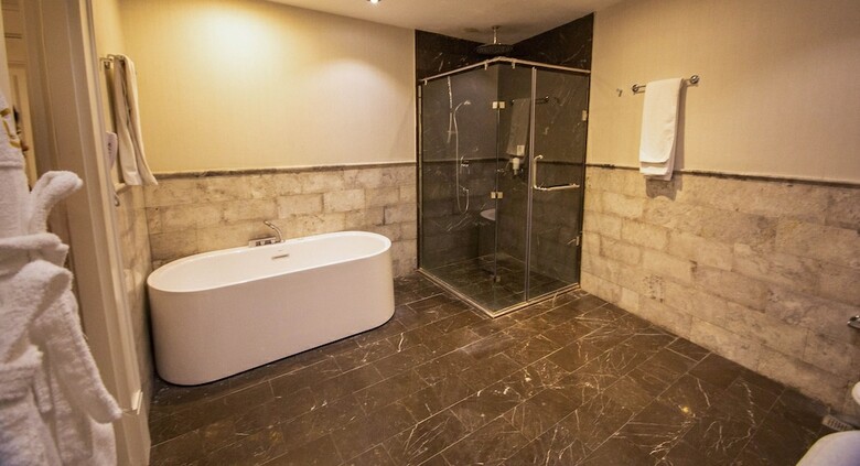 Sapphire City Hotel