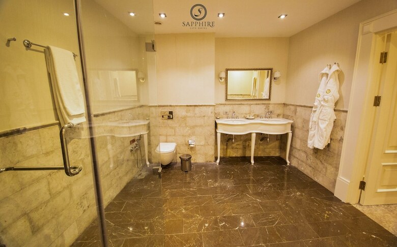 Sapphire City Hotel