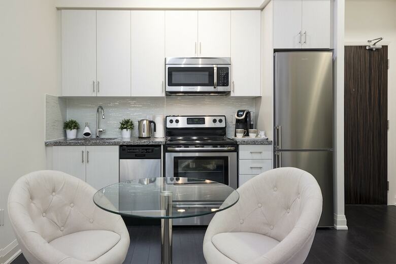Diamond Vacation Homes - Bayview Avenue