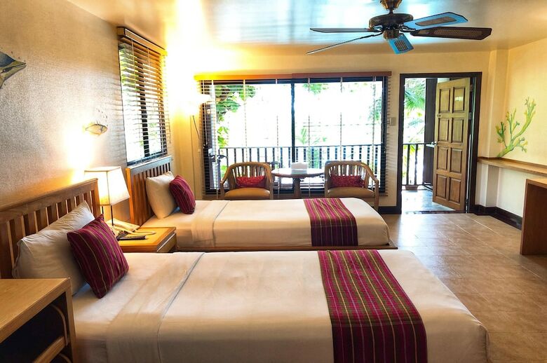 Hotel Birds And Bees Resort