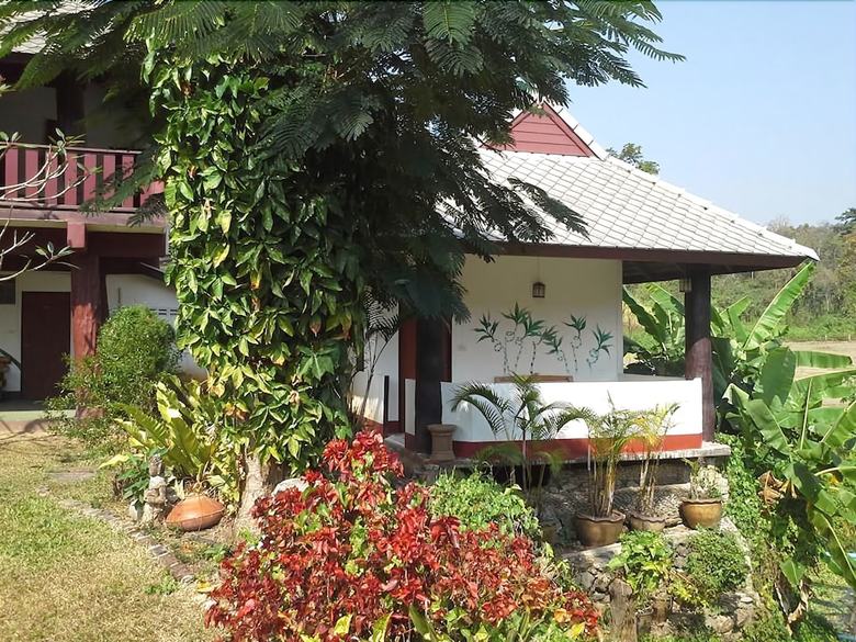 Hotel Baanklangdoi Resort