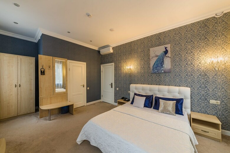 Mira Hotel