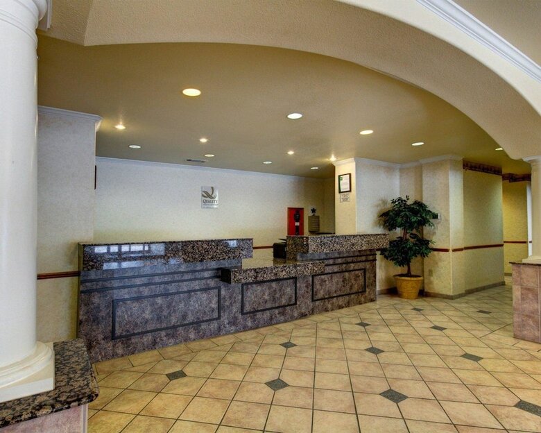 Hotel Quality Inn & Suites