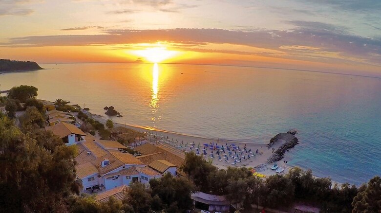 Hotel Baia Paraelios Resort