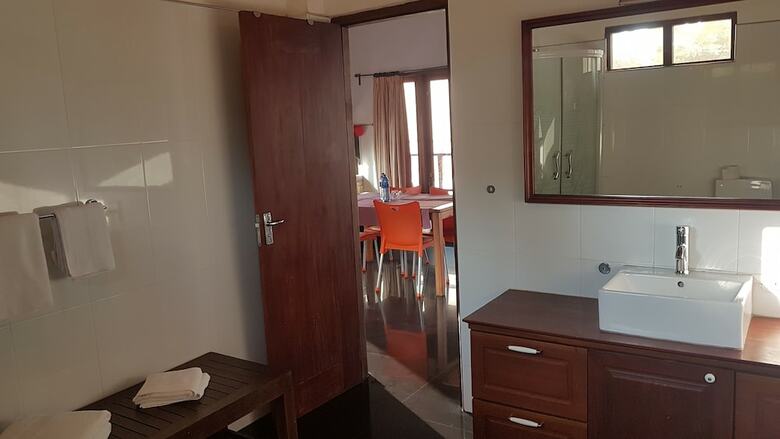 Aparthotel Ronny Cottage