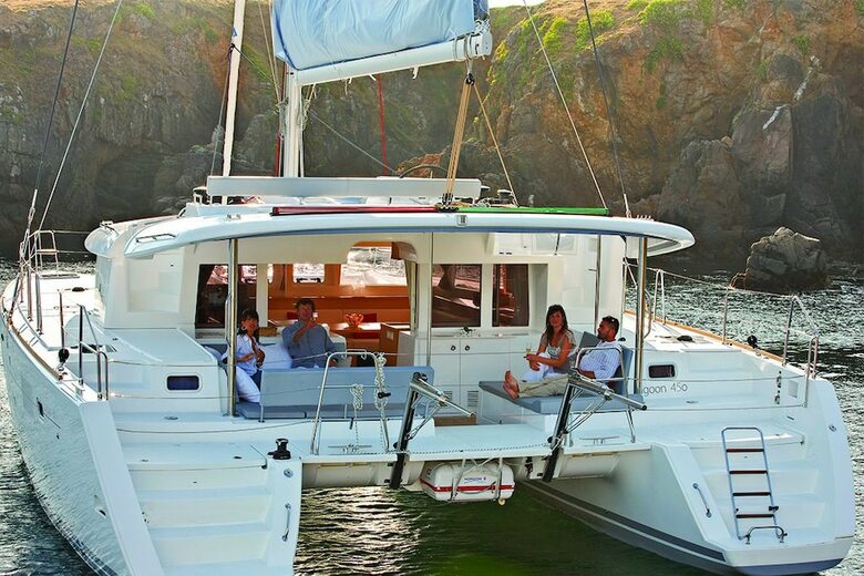 Catamarano Mauticat Boat & Breakfast