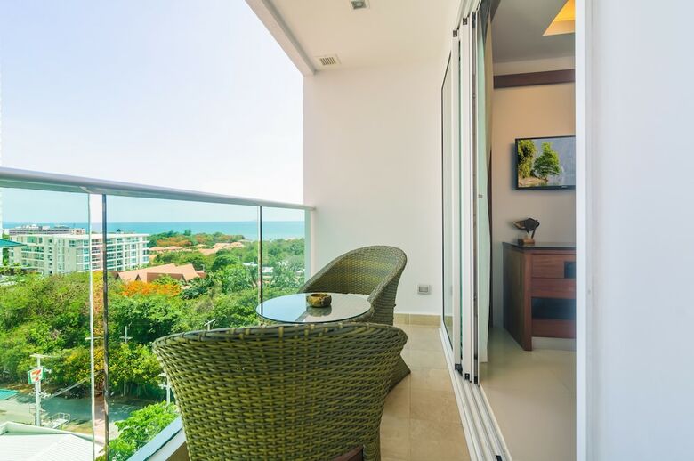 Cosy Beach View Condominium