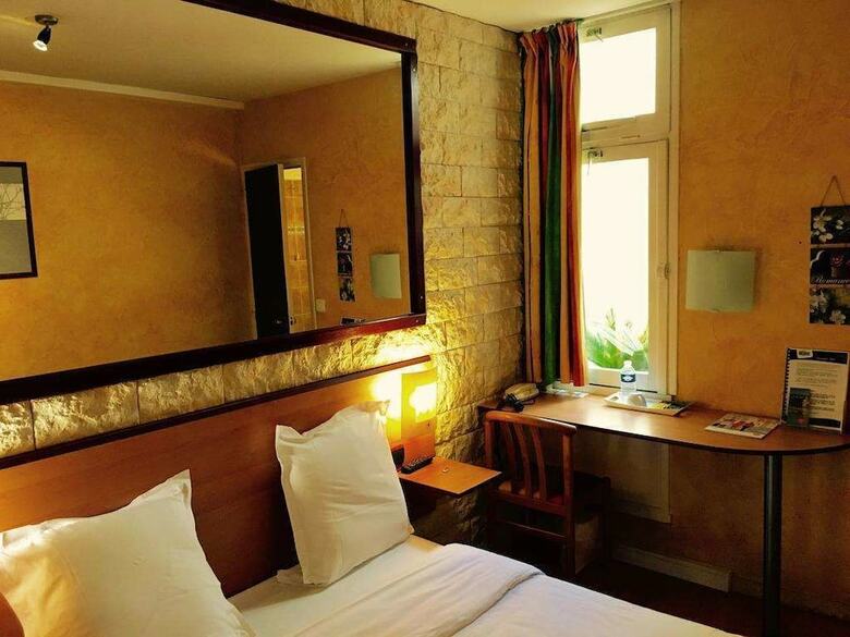 Brit Hotel Bosquet Pau Centre