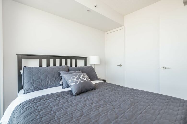 Life Suites Soho 2 Bed | 2 Bath Cn Tower View