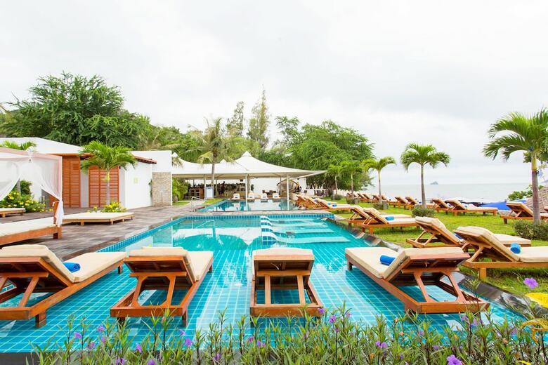 Hotel Sanae Beach Club