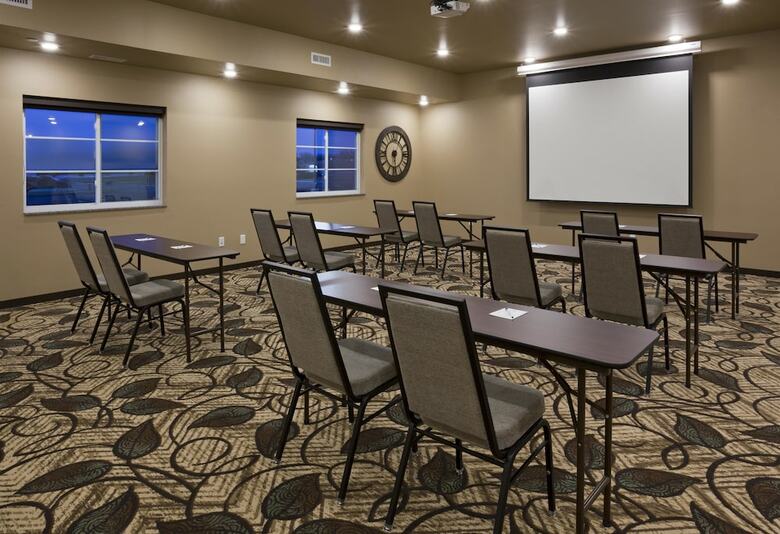 Grandstay Hotel And Suites