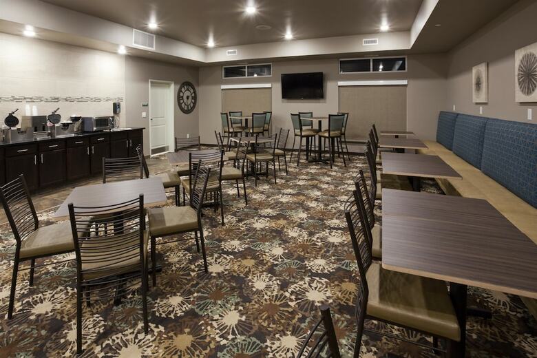 Grandstay Hotel And Suites