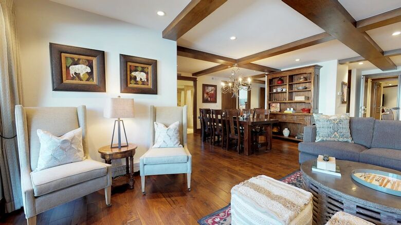 Plaza Lodge By Destination