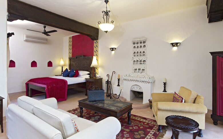 Hotel Mihir Garh