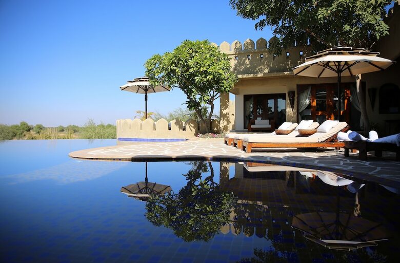 Hotel Mihir Garh
