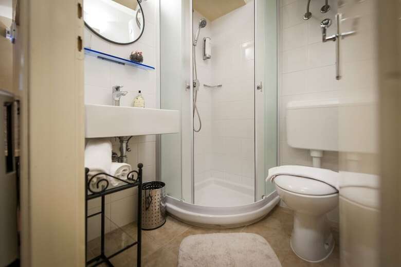 Hotel Rooms Sotto I Volti