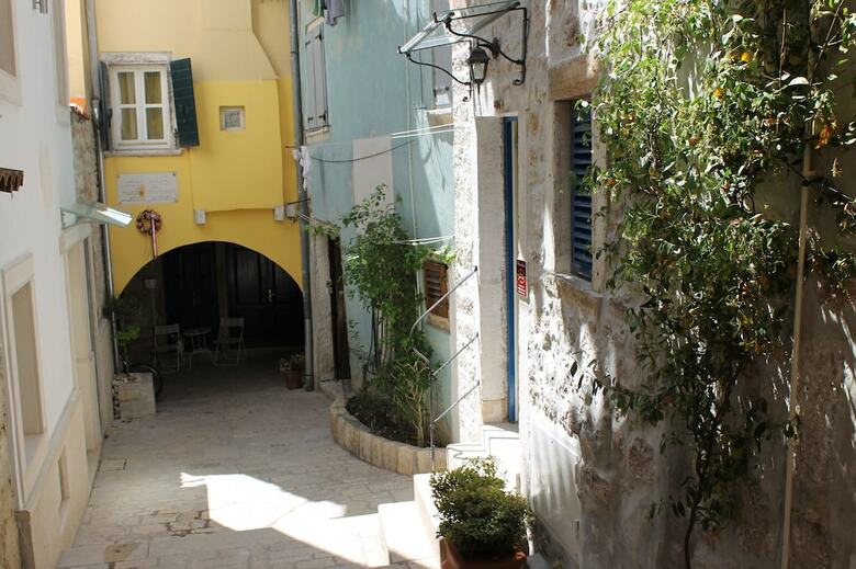 Hotel Rooms Sotto I Volti