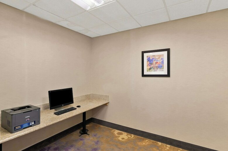 Hotel Comfort Inn & Suites