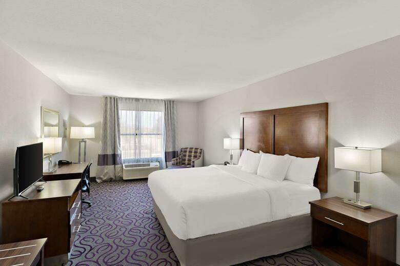 Hotel Comfort Inn & Suites
