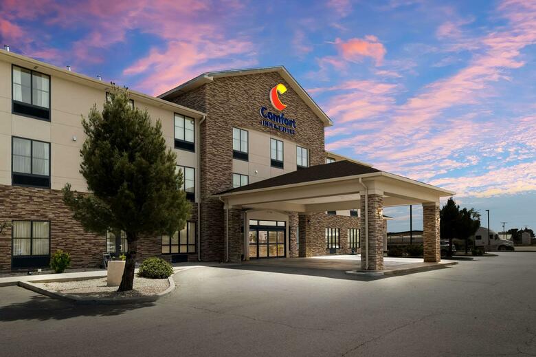 Hotel Comfort Inn & Suites
