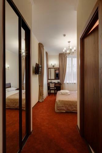 Hotel Solo Panorama Palace Square