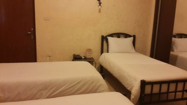 Caravan Hotel