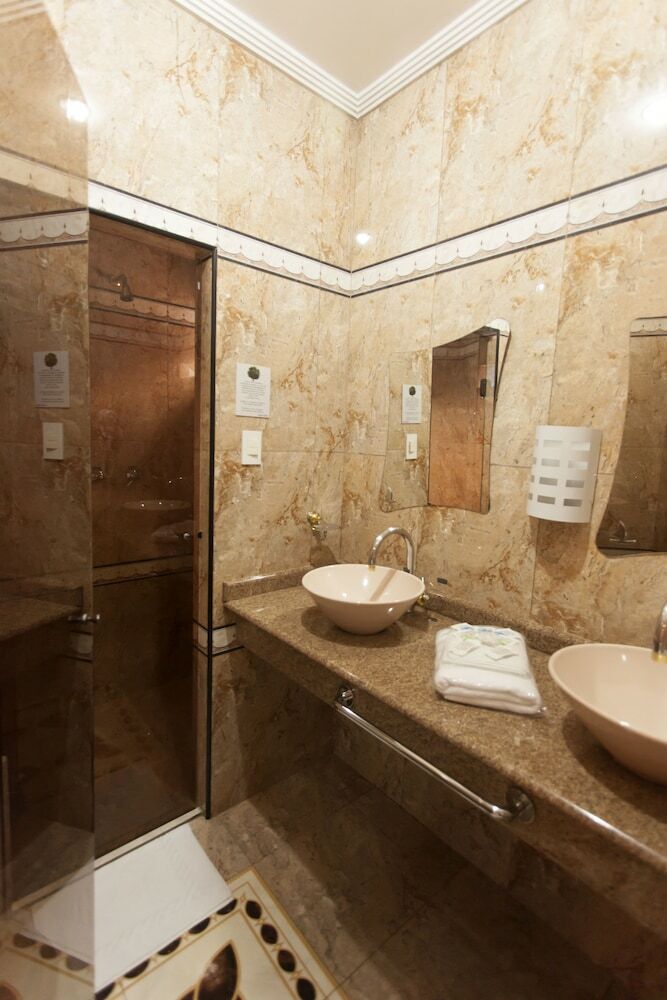 Arlen Hotel