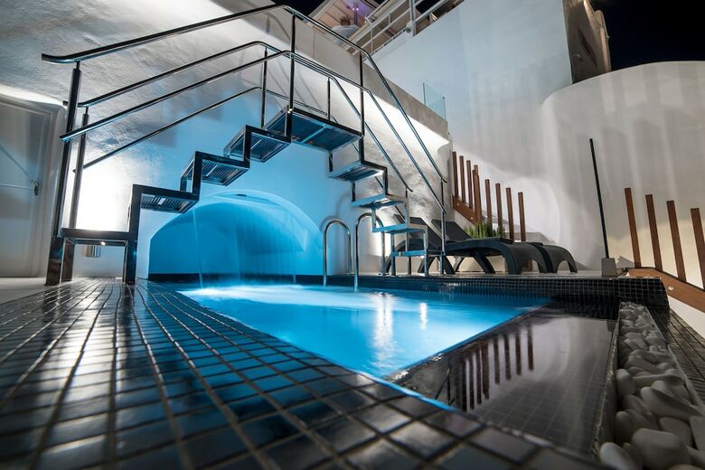 Hotel Daydream Luxury Suites