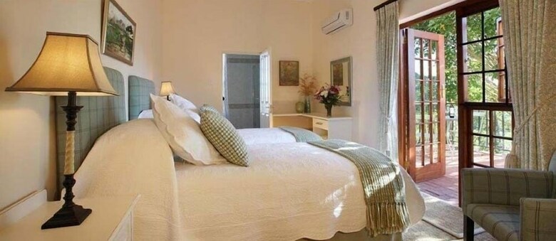 Hotel Ridgeback House