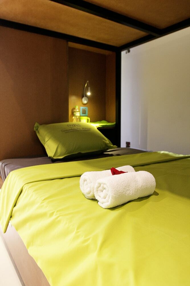 Hotel Tomodachi House