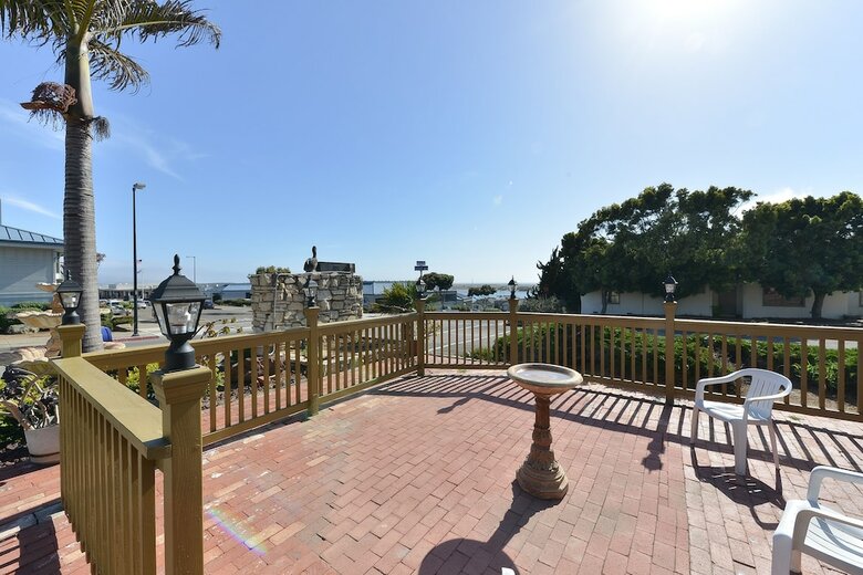 Hotel Bay View Inn
