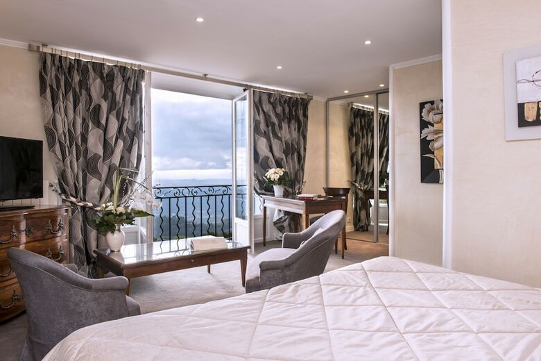 Hotel La Bastide De Tourtour & Spa H�tel