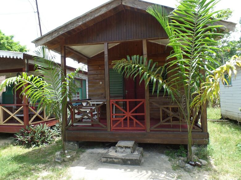 Beach Road Cottages At Jah Bs