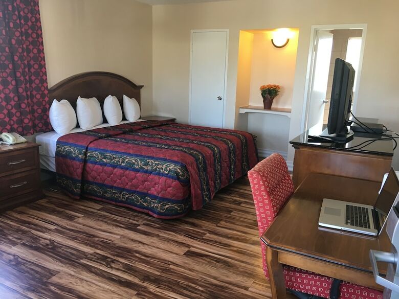 Civic Center Motel