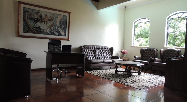 Chez Les Rois Bed And Breakfast