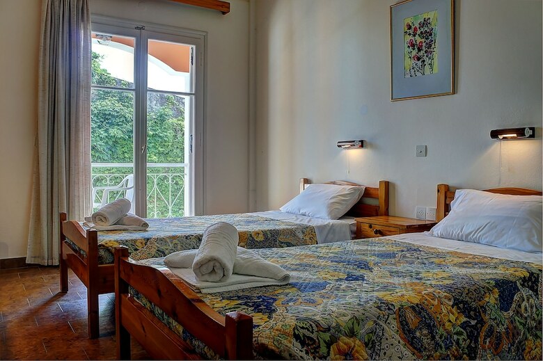 Hotel Benitses Arches