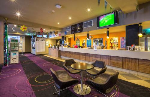 Nightcap At Glengala Hotel