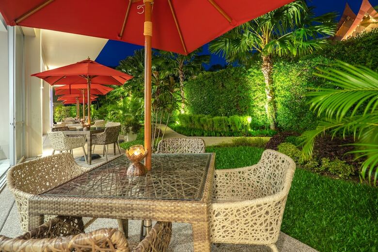 Hotel Ramada By Wyndham Phuket Deevana Patong
