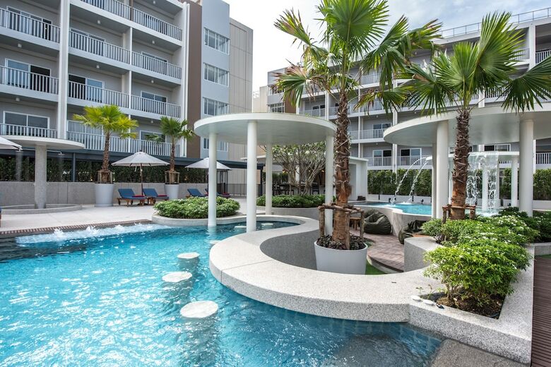 Hotel Ramada By Wyndham Phuket Deevana Patong