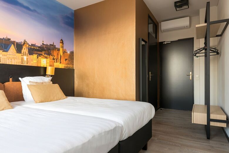 Hotel De Valk