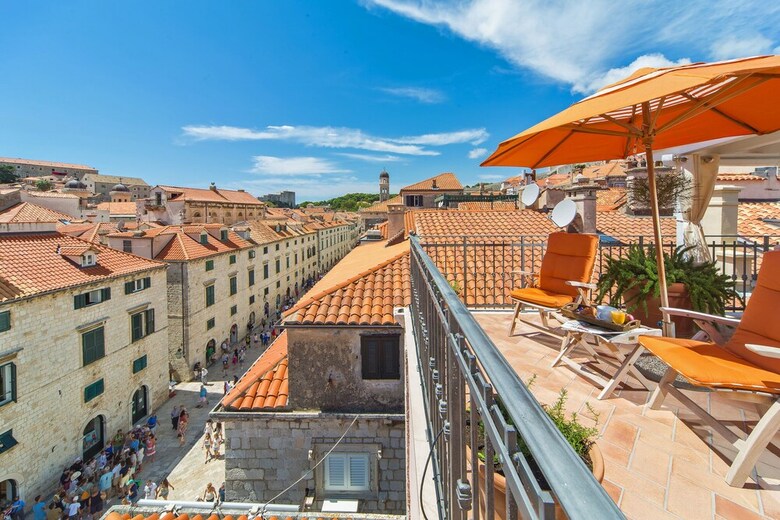 Old Town Apartments By Irundo