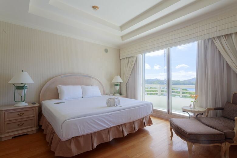Palasia Hotel Palau