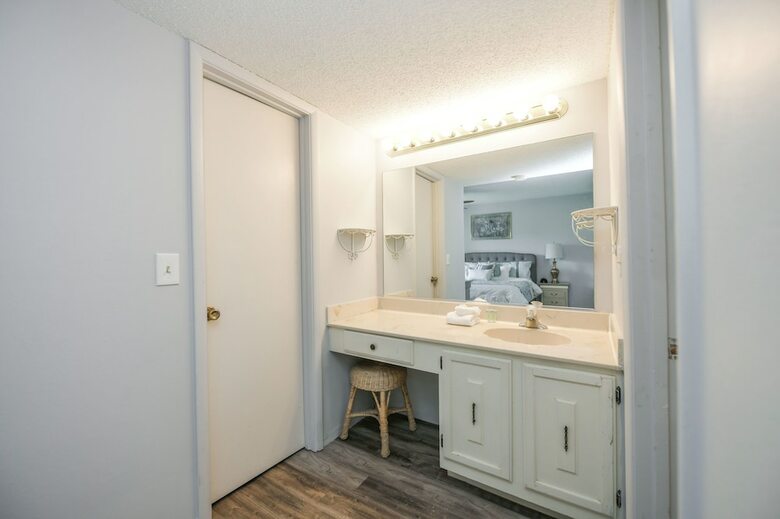Bay Oaks By Beachside Management